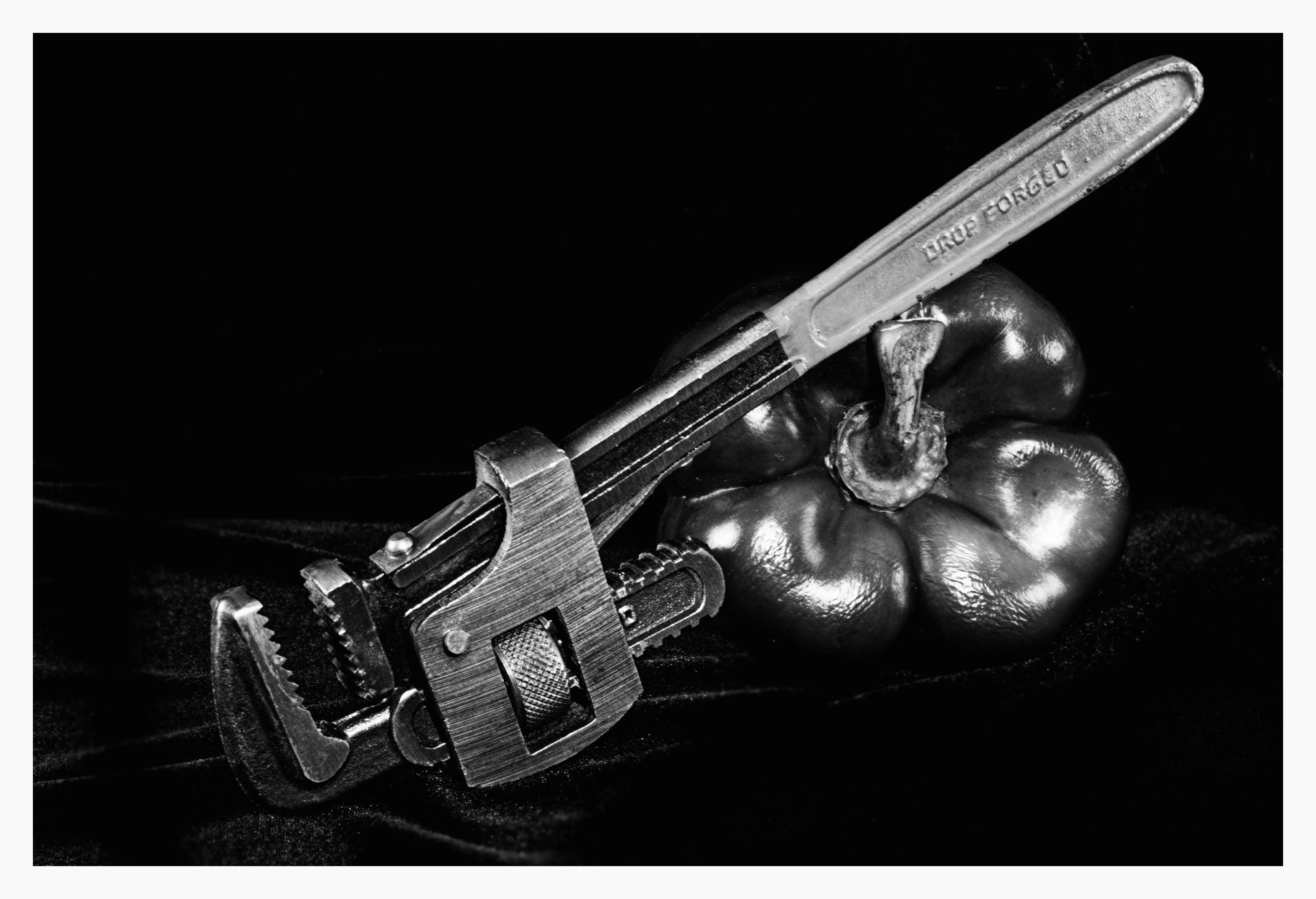 Poivron avec une clef anglaise
